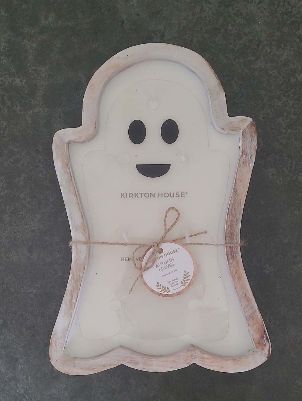 AUTUMN LEAVES WOOD GHOST SHAPED CANDLE